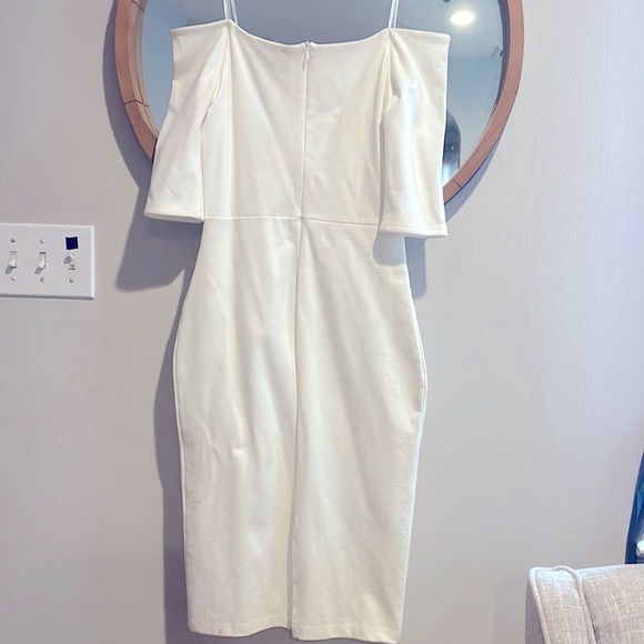 Lulu’s Strapless Dress - Picture 4 of 5